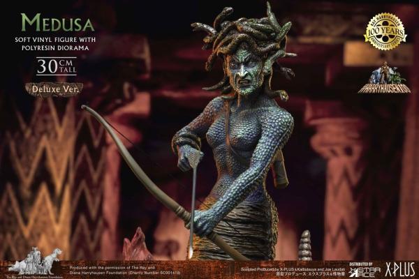 Clash of the Titans: Medusa 30 cm Gigantic Soft Vinyl Statue Deluxe Ver. - Star Ace Toys