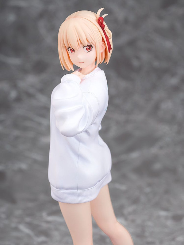 Lycoris Recoil PVC Statue 1/7 Chisato Nishikigi: Oversized Sweatshirt Ver. 25 cm 6