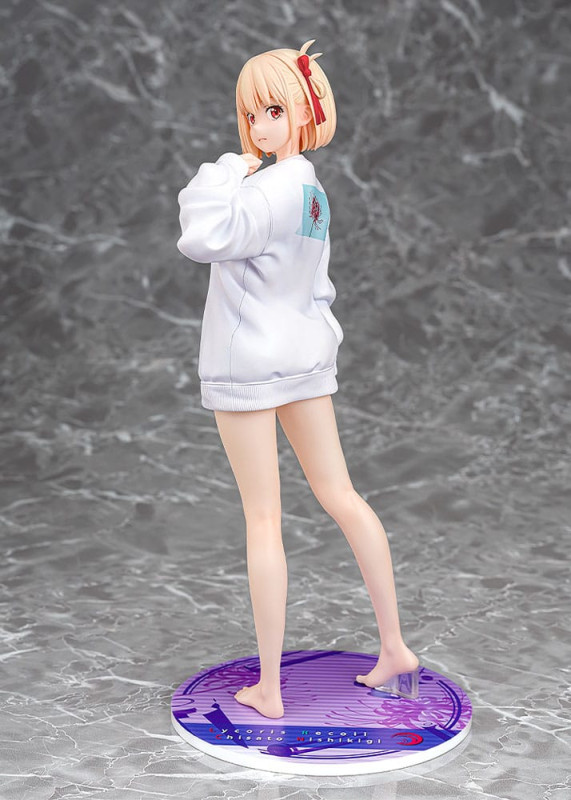 Lycoris Recoil PVC Statue 1/7 Chisato Nishikigi: Oversized Sweatshirt Ver. 25 cm 1