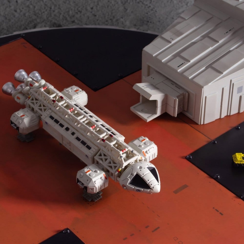 Space 1999 Playset Landing Pad (with Eagle Transporter) 46 cm 5