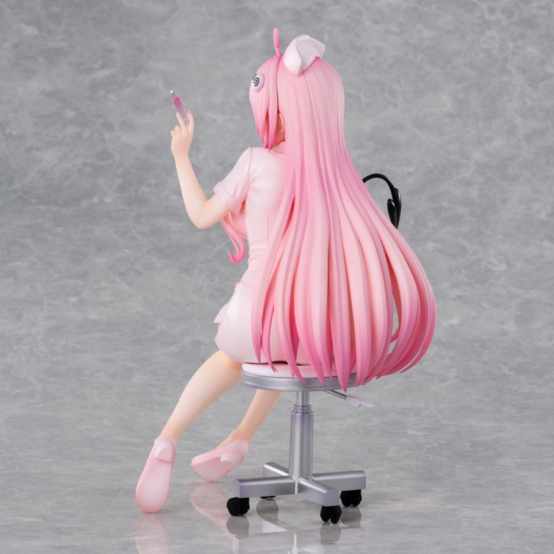 To Love-Ru Darkness Statue PVC Lara Satalin Deviluke Nurse Cos 26 cm 11