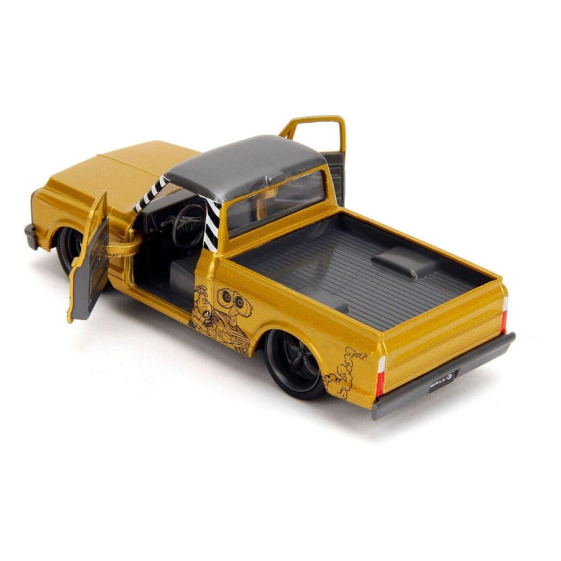 Disney Diecast Model 1/32 Datsun 510 Wall E 3