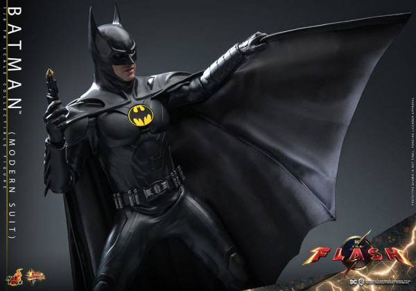 The Flash Movie Masterpiece Action Figure 1/6 Batman (Modern Suit) 30 cm 10