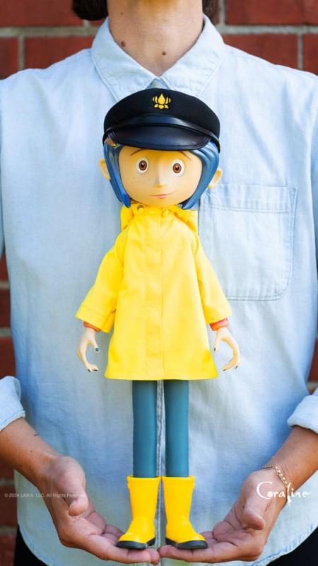 Coraline Supersize Vinyl Action Figure Coraline with Hat (Button Eyes) 40 cm 11