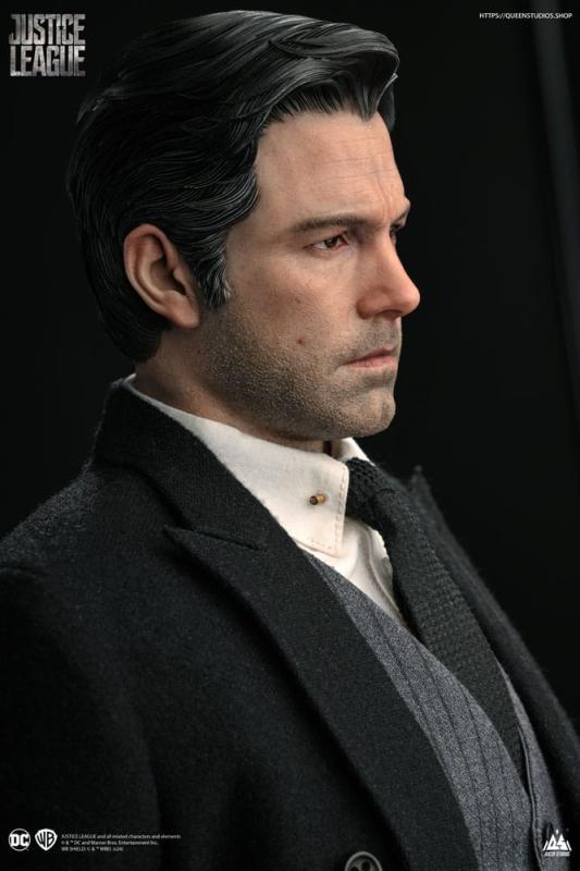 Justice League Statue 1/4 Bruce Wayne (Ben Affleck) 51 cm