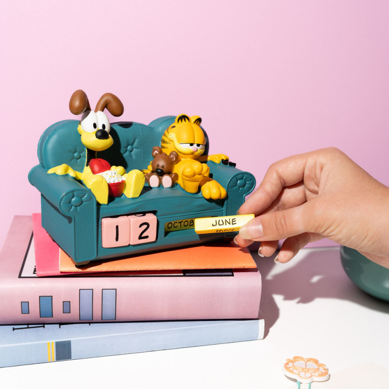 Garfield 3D perpetual Calendar 7