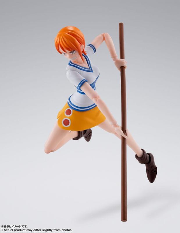 One Piece S.H. Figuarts Action Figure Nami Romance Dawn 14 cm