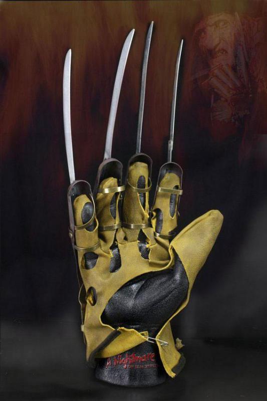 Nightmare On Elm Street 1984 Replica 1/1 Freddy's Glove - Neca