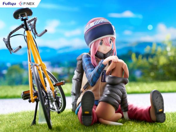 Laid Back Camp F:NEX PVC Statue 1/7 Nadeshiko Kagamihara 13 cm