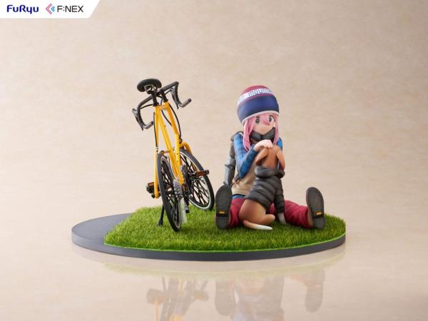 Laid Back Camp F:NEX PVC Statue 1/7 Nadeshiko Kagamihara 13 cm