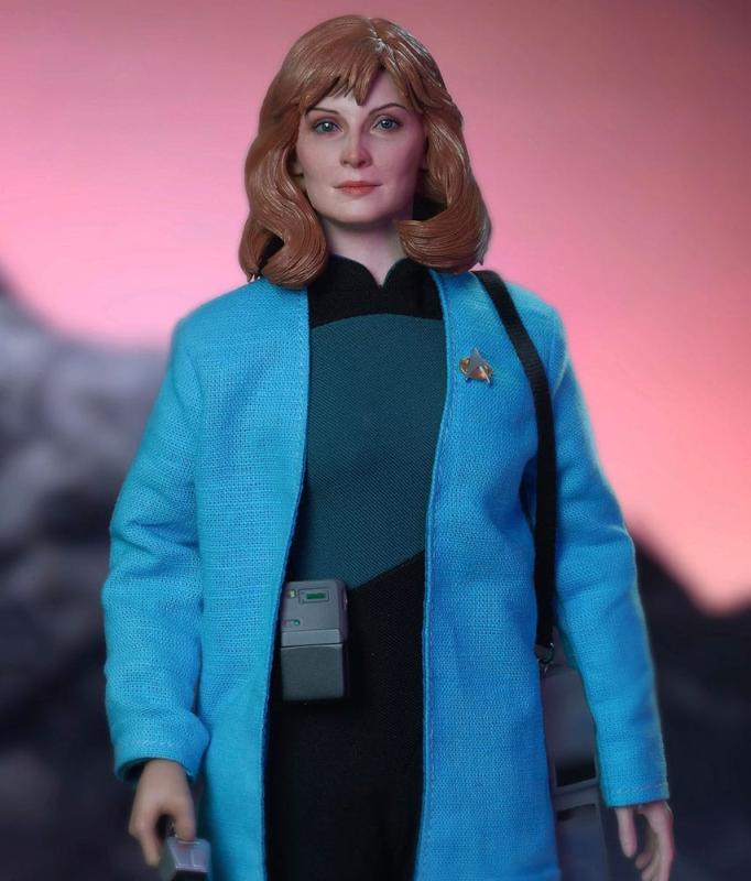 Star Trek: The Next Generation Action Figure 1/6 Dr. Beverly Crusher (Standard Edition) 27 cm