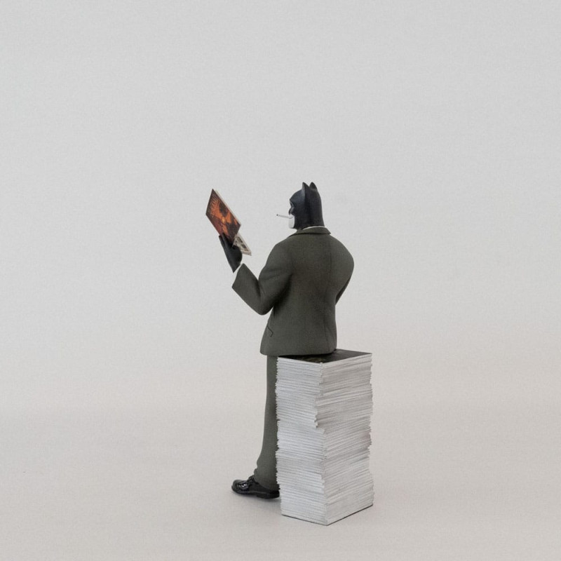 Blacksad: Blacksad on a Pile of Comics Figure 6