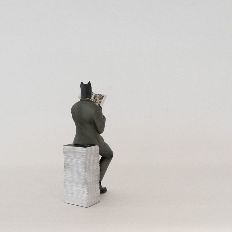 Blacksad: Blacksad on a Pile of Comics Figure 7