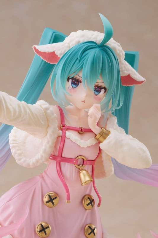 Hatsune Miku Wonderland PVC Figure Seven Little Goats 18 cm 6
