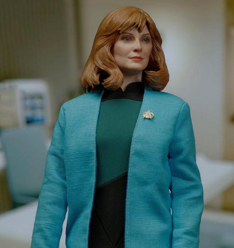 Star Trek: The Next Generation Action Figure 1/6 Dr. Beverly Crusher (Standard Edition) 27 cm