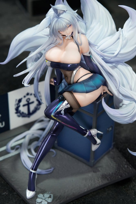 Azur Lane PVC Figure 1/7 Shinano Moonlit Chrome Ver. Acrylic Special Edition w/Display 25 cm 9