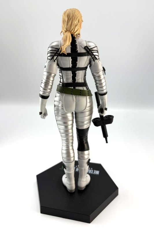 Metal Gear Solid: Snake Eater PVC Figure The Boss 20 cm 4