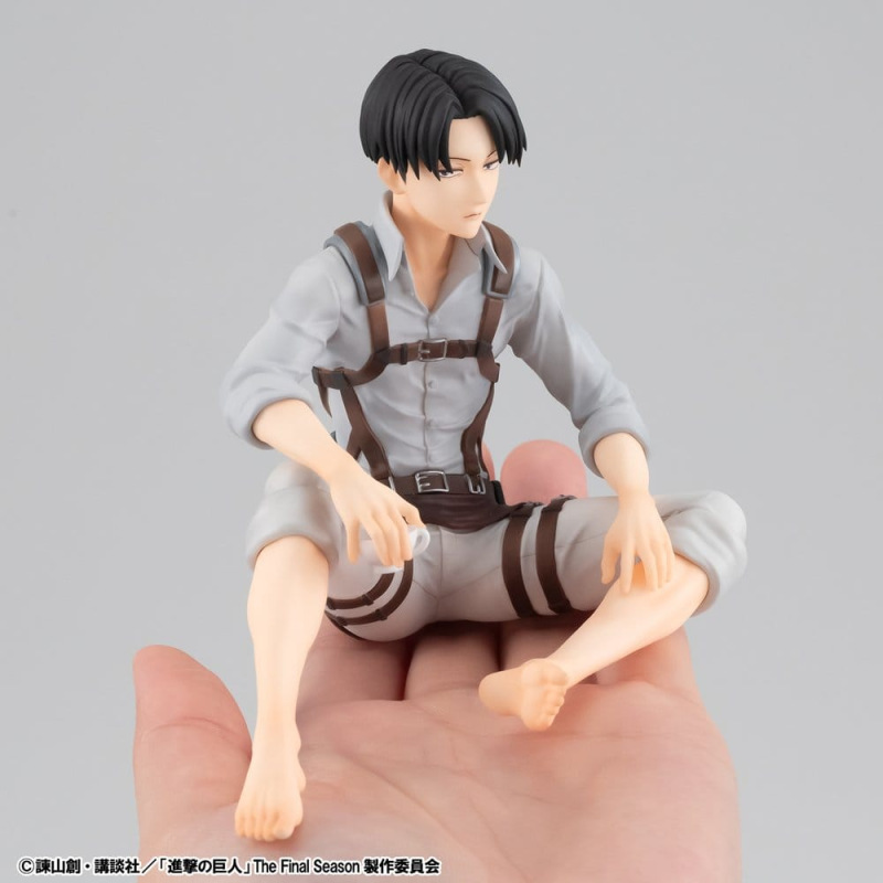 Attack on Titan G.E.M. Series PVC Figure Squad Captain Levi Palm Size 9 cm 1