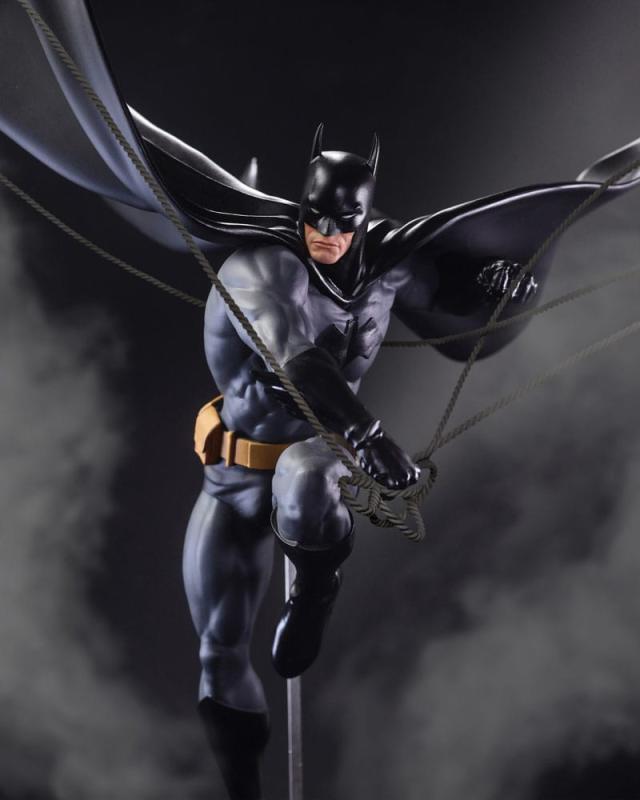 DC Direct Resin Statue DC Designer Series Batman (by Dan Mora) 40 cm