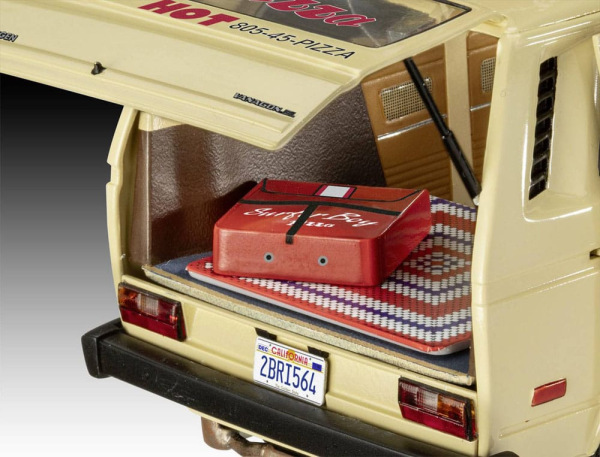 Stranger Things Model Kit 1/25 VW T3 Bus Surfer Boy 19 cm 3