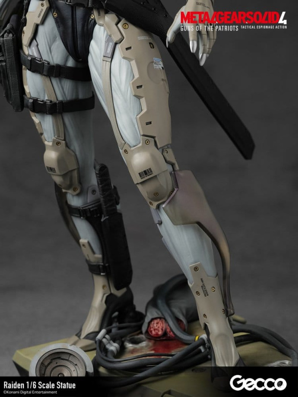 Metal Gear Solid 4 Guns of the Patriots Statue 1/6 Raiden 32 cm 12