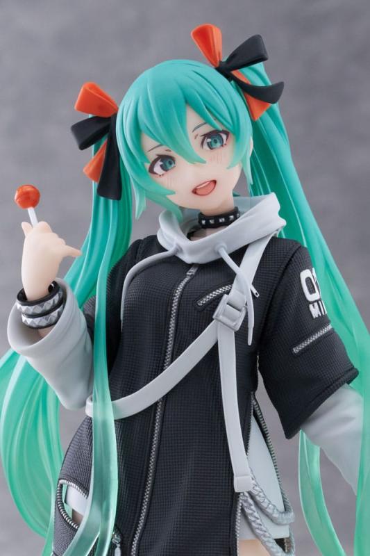 Hatsune Miku Wonderland PVC Statue Fashion Punk Ver. 18 cm