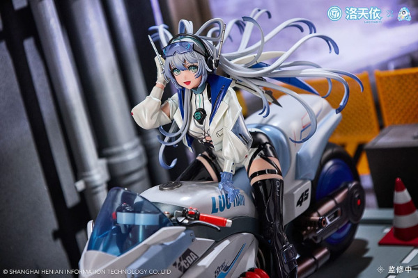 Vsinger PVC Statue 1/7 Vsinger Luo Tianyi Retro-Future Storm Driver Ver. 23 cm 2