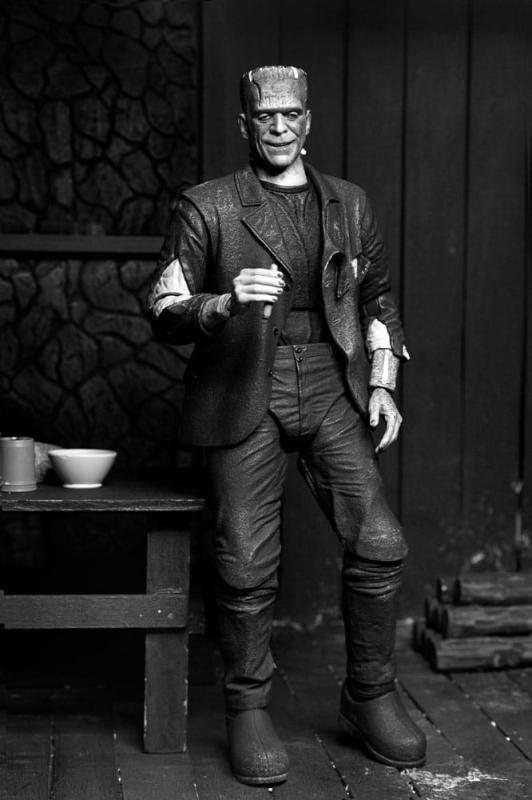 Universal Monsters Action Figure Ultimate Frankenstein's Monster (Bride of Frankenstein) (B&W) 18 cm