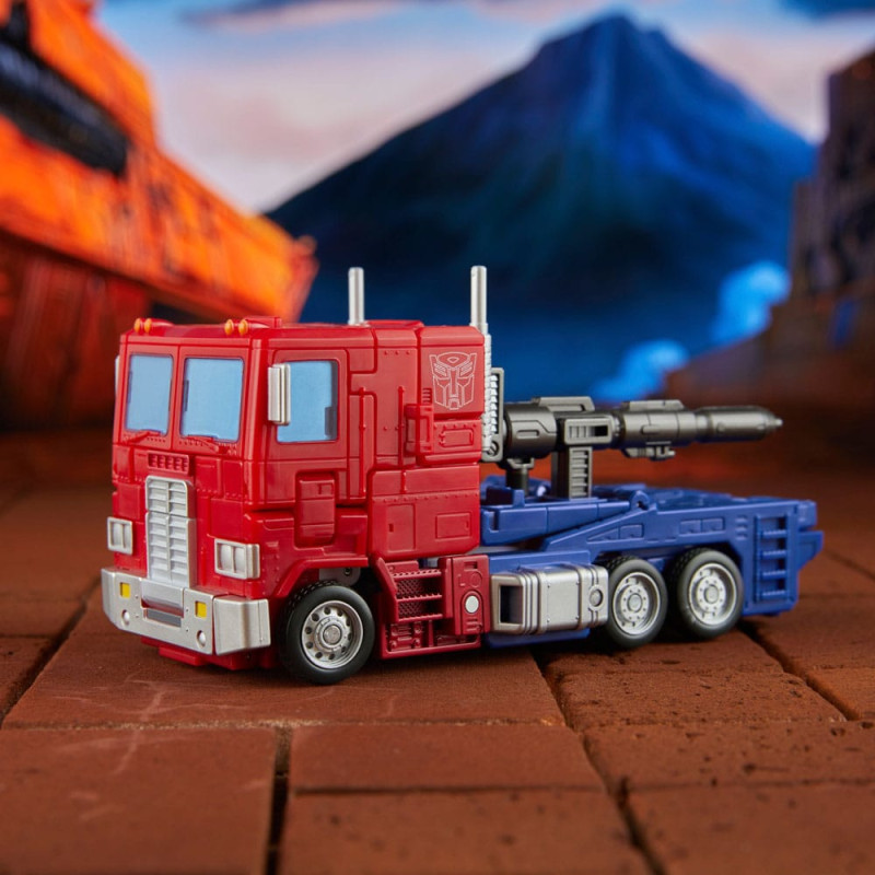 The Transformers: The Movie Generations Studio Series Commander Class Action Figure Optimus Prime 18 9