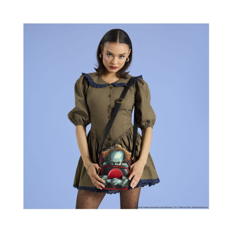 IT by Loungefly Crossbody Pennywise 5