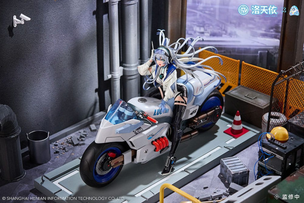 Vsinger PVC Statue 1/7 Vsinger Luo Tianyi Retro-Future Storm Driver Ver. 23 cm 1