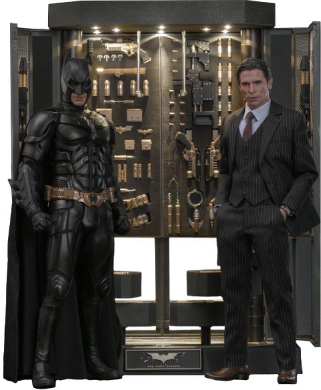 The Dark Knight Movie Masterpiece Action Figures & Diorama 1/6 Batman Armory with Bruce Wayne (2.0)