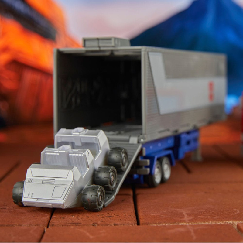 The Transformers: The Movie Generations Studio Series Commander Class Action Figure Optimus Prime 18 12