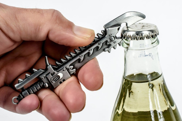 Warhammer 40,000 Bottle Opener Chaos Chainsword 3