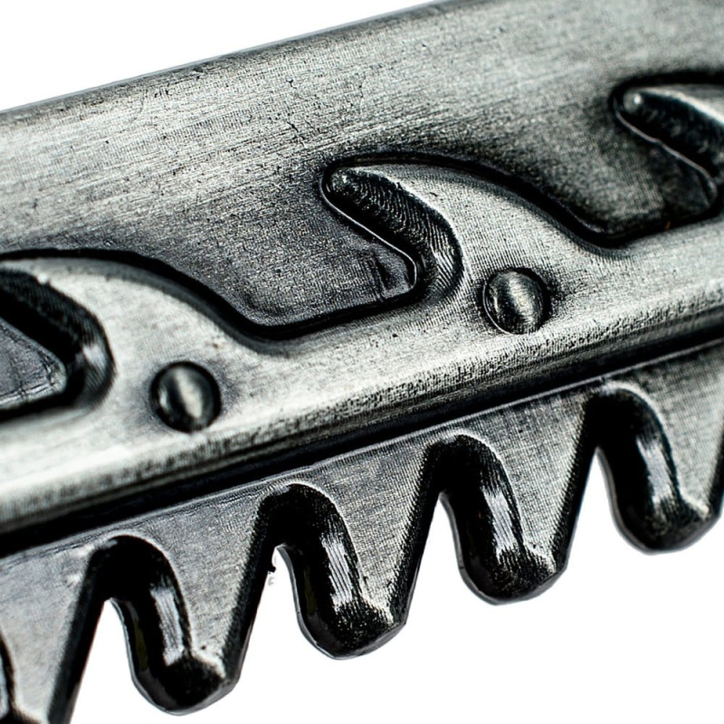 Warhammer 40,000 Bottle Opener Chaos Chainsword 8