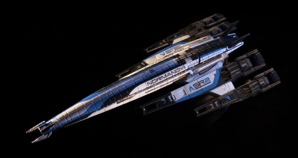 Mass Effect Die-Cast Normandy SR-2 22 cm 3