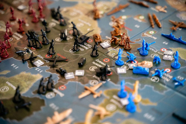 Axis & Allies board game Axis & Allies: 1940 Europpe Second Edition *English Version* 2