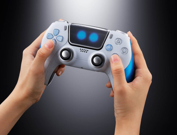 Astro Bot Chogokin Action Figure Astro Bot & Dual Speeder 9