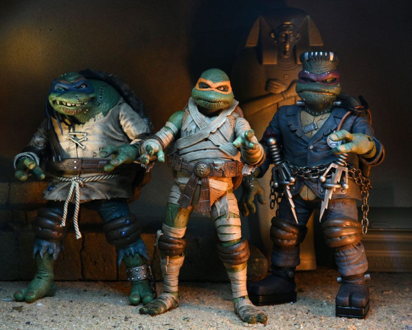 Universal Monsters x Teenage Mutant Ninja Turtles Action Figure Ultimate Michelangelo as The Mummy 1 4