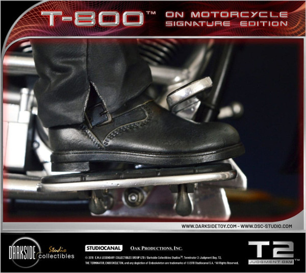 Terminator 2 Statue T-800 On Motorcycle Limited Signature Edition 70 cm 4