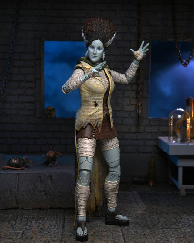 Universal Monsters x Teenage Mutant Ninja Turtles Action Figure April as The Bride 18 cm 5