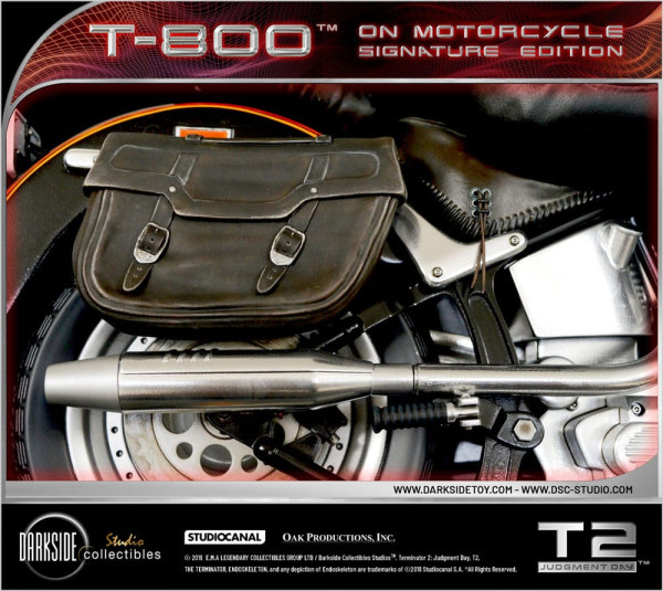 Terminator 2 Statue T-800 On Motorcycle Limited Signature Edition 70 cm 2