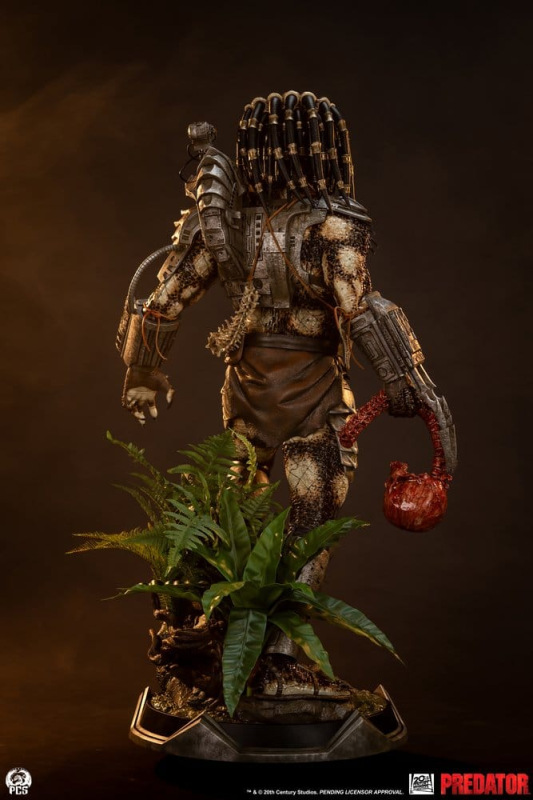 Predator Statue 1/2 Predator 117 cm 12