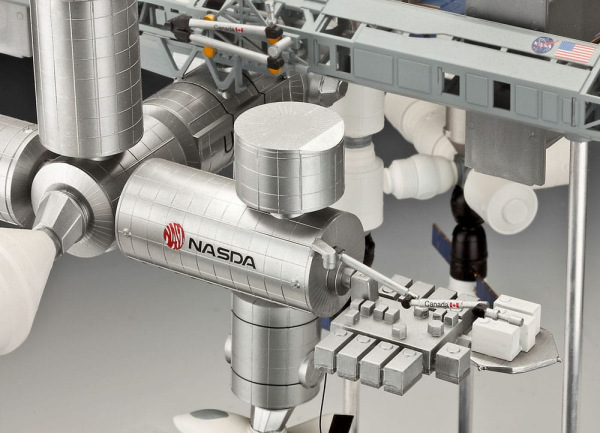 International Space Station ISS Model Kit 1/144 25th Anniversary Platinum Edition 74 cm 4