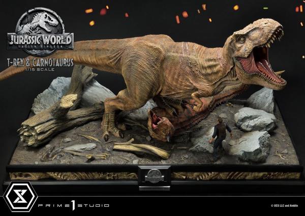 Jurassic World: Fallen Kingdom Statue 1/15 T-Rex & Carnotaurus 90 cm