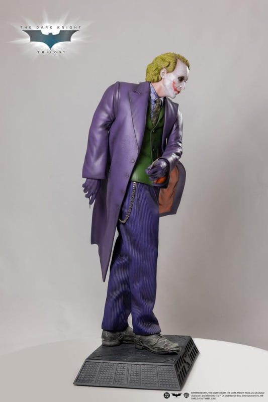 Batman The Dark Knight Life-Size Statue Joker 200 cm 1