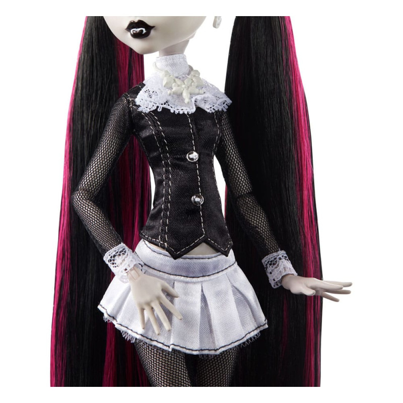 Monster High Reel Drama Doll Draculaura in Black And White 4