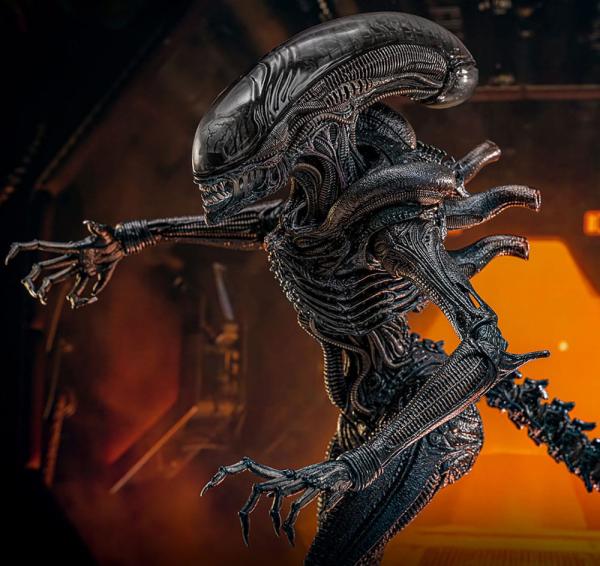 Alien: Romulus Movie Masterpiece Action Figure 1/6 Scorched Xenomorph 44 cm