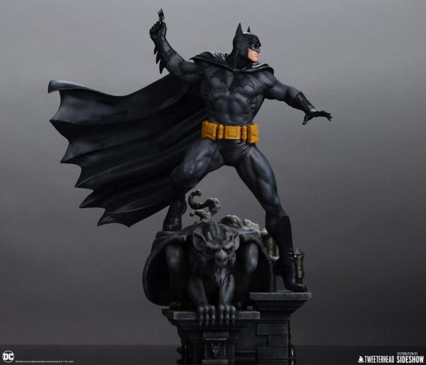 DC Comics Maquette 1/6 Batman (Black and Gray Edition) 50 cm