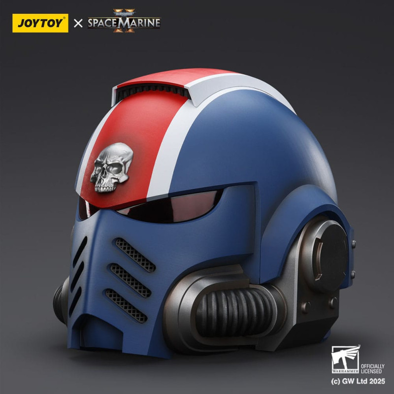Warhammer 40,000: Space Marine 2 Replica Ultramarines Lieutenant Titus helmet 30 cm 1